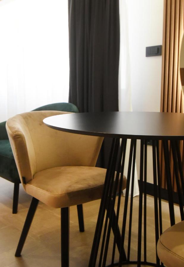 Grandeur Apartments Пула Екстериор снимка
